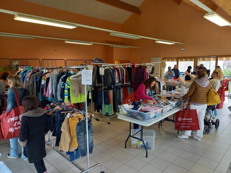 Foire aux vêtements printemps-été