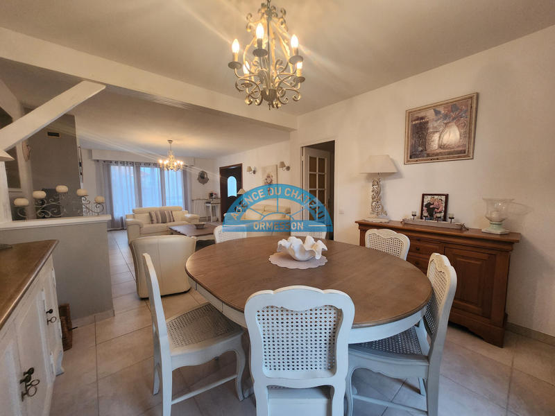 Maison - 140 m² - 6 pièces