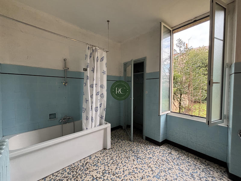 Maison - 315 m² - 10 pièces