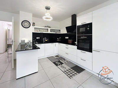 Appartement - 81 m² - 4 pièces