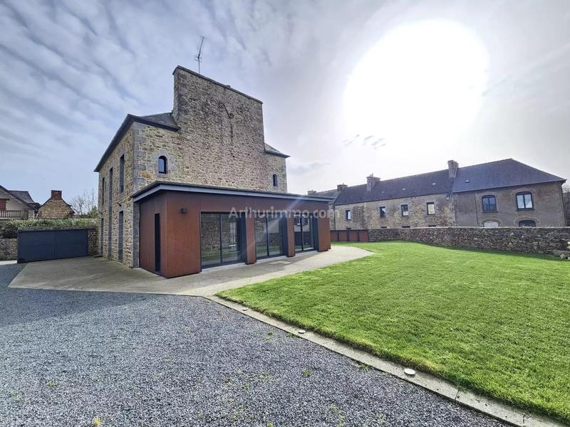 Maison - 225 m² - 9 pièces