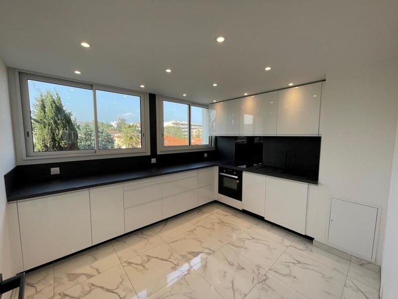 Appartement - 120 m² - 4 pièces