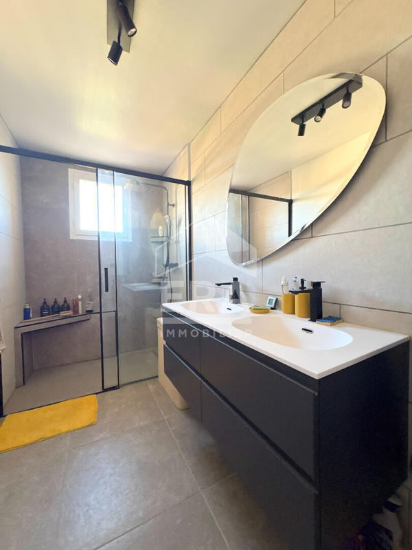 Maison - 125 m² - 6 pièces