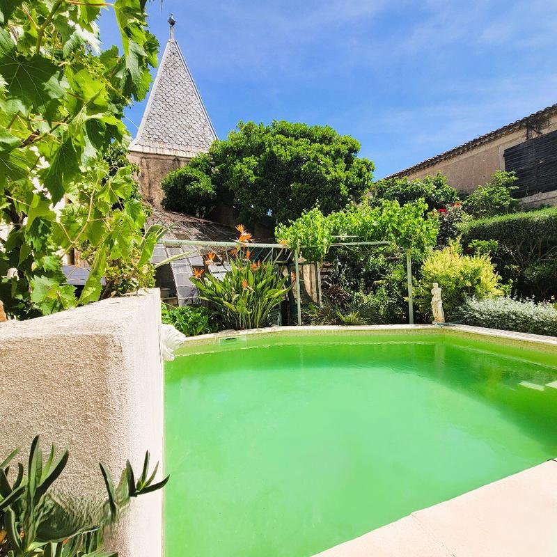 Maison - 480 m² - 12 pièces