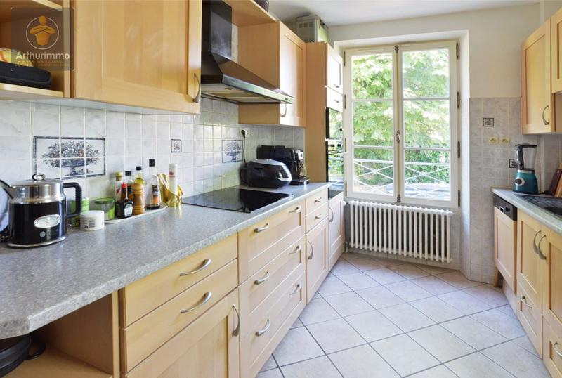 Maison - 333 m² - 10 pièces