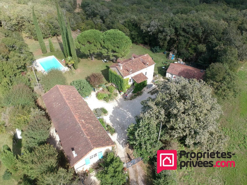 Maison - 380 m² - 11 pièces