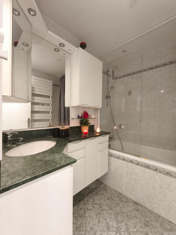 Appartement - 80 m² - 5 pièces