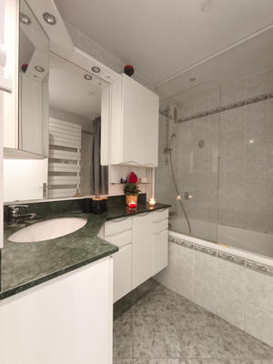 Appartement - 80 m² - 5 pièces