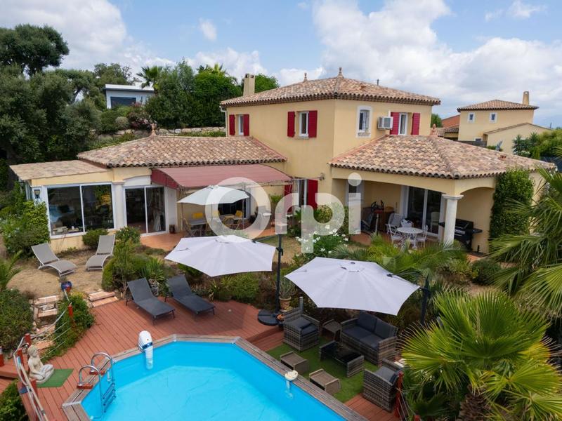 Villa - 170 m² - 6 pièces