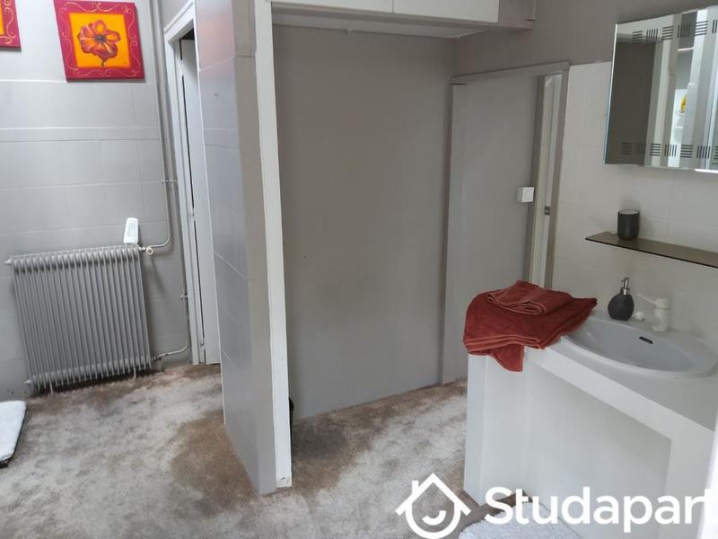 Chambre - 24 m² - 1 pièce