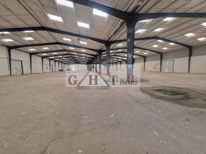 Entrepôt - 4 320 m²