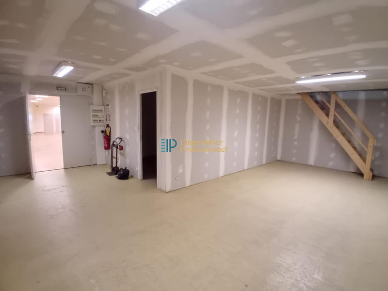 Local commercial - 275 m² - 3 pièces