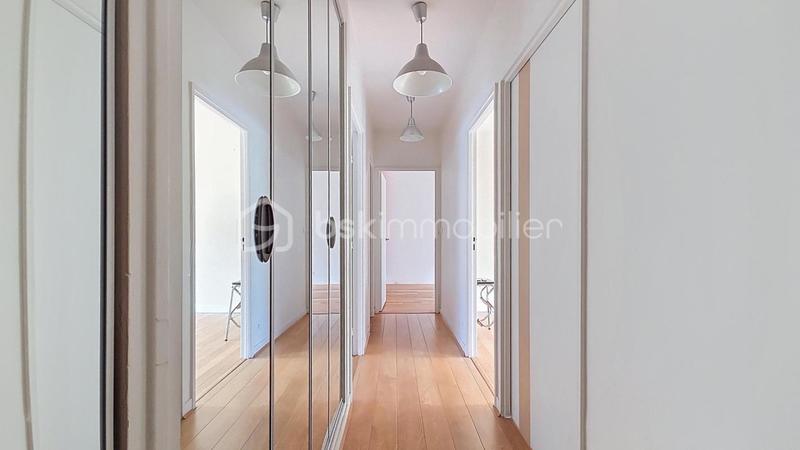 Maison - 121 m² - 5 pièces