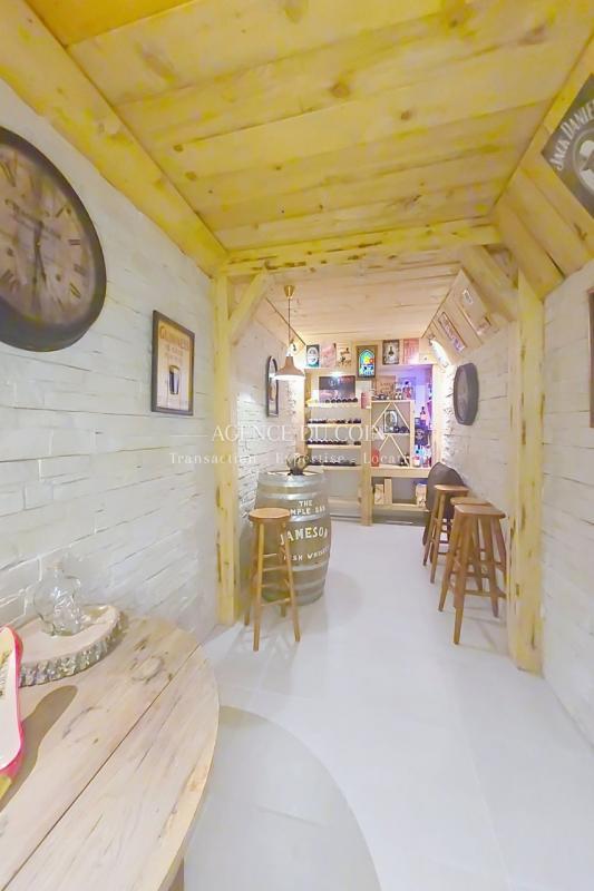 Villa - 300 m² - 7 pièces