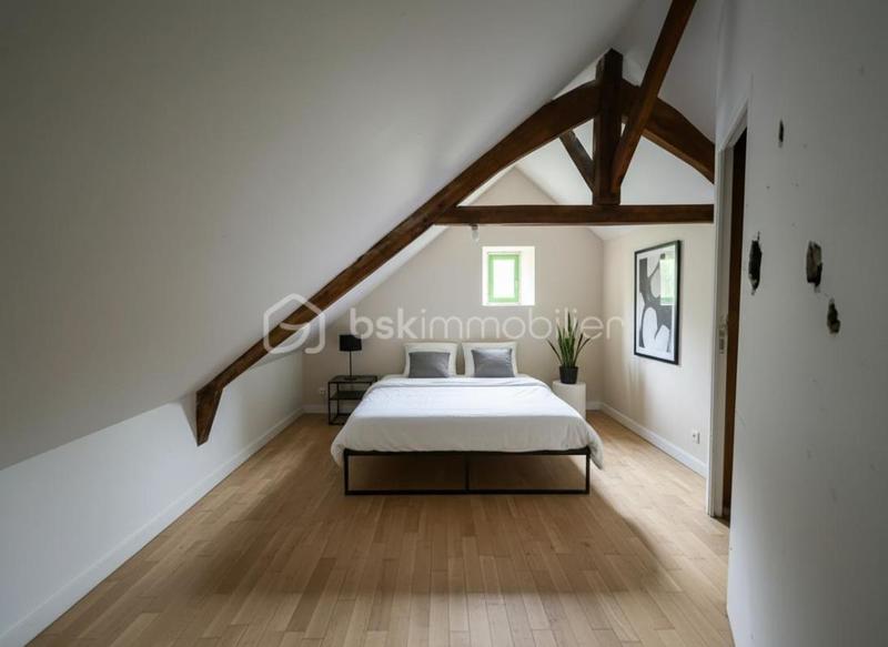 Maison - 240 m² - 10 pièces