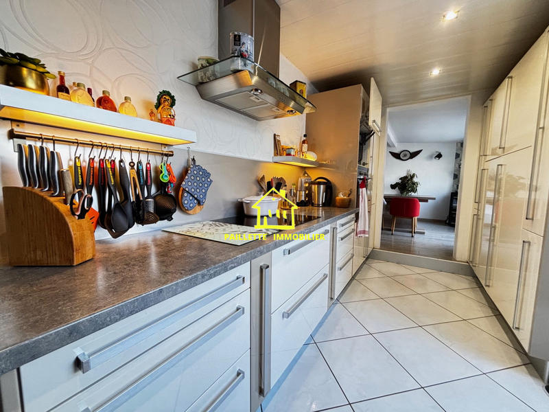 Maison - 93 m² - 4 pièces