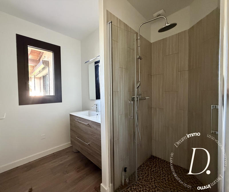 Maison - 200 m² - 4 pièces