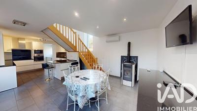 Maison - 237 m² - 9 pièces