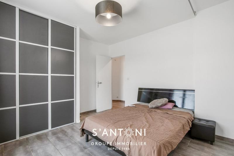 Maison - 202 m² - 6 pièces