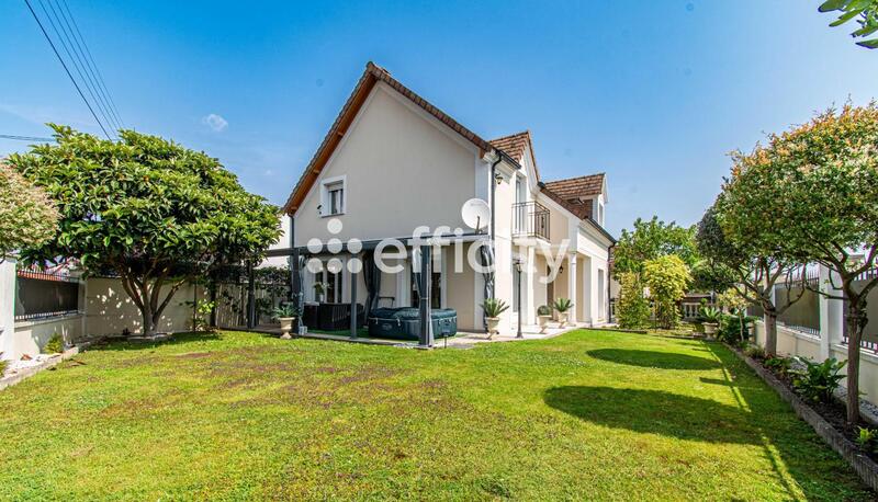 Pavillon - 140 m² - 7 pièces