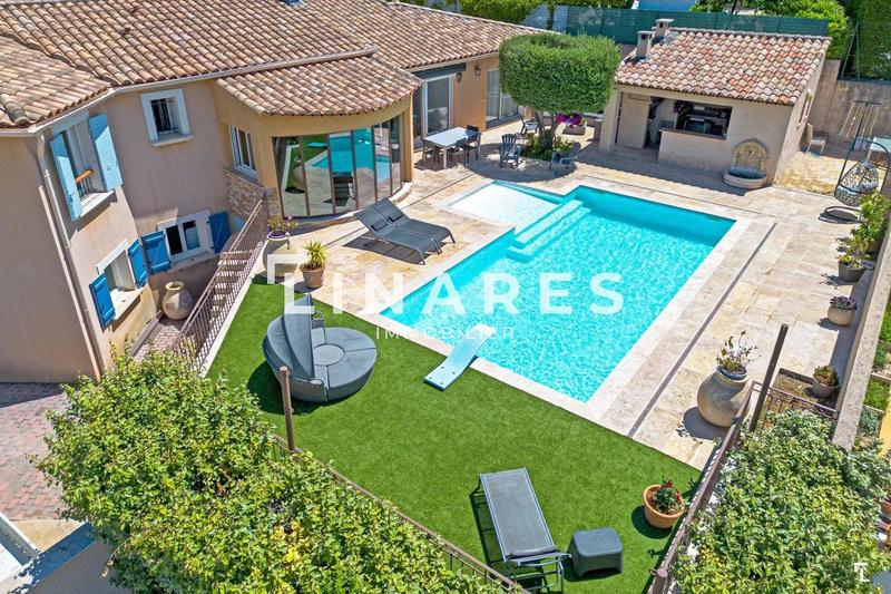 Maison - 225 m² - 6 pièces