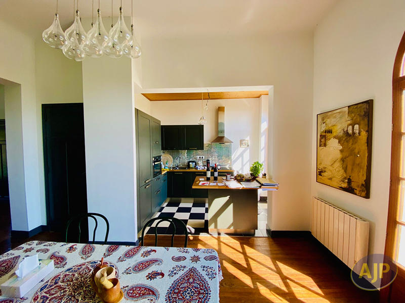 Maison bourgeoise - 212 m² - 6 pièces