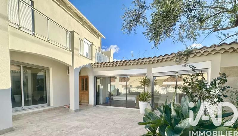 Maison - 188 m² - 8 pièces