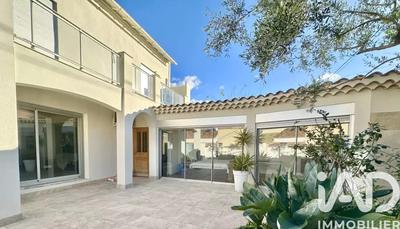 Maison - 188 m² - 8 pièces