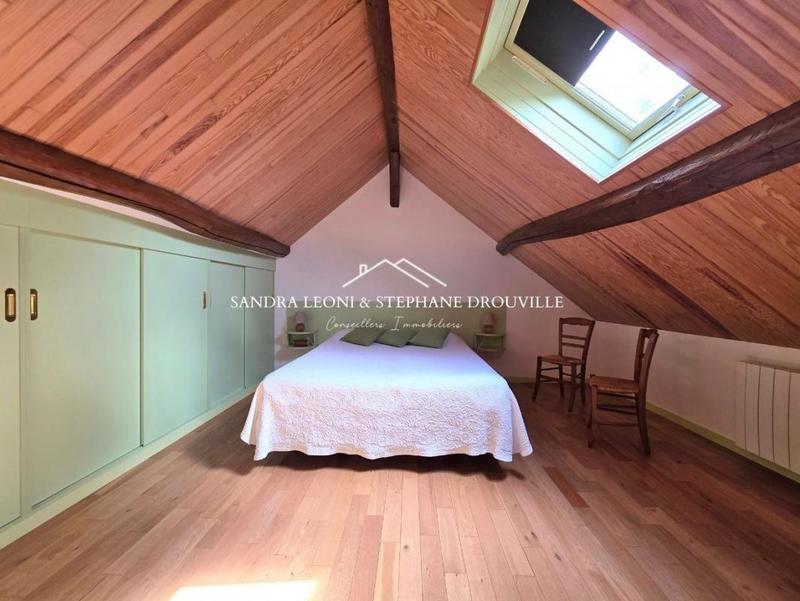 Maison - 182 m² - 7 pièces