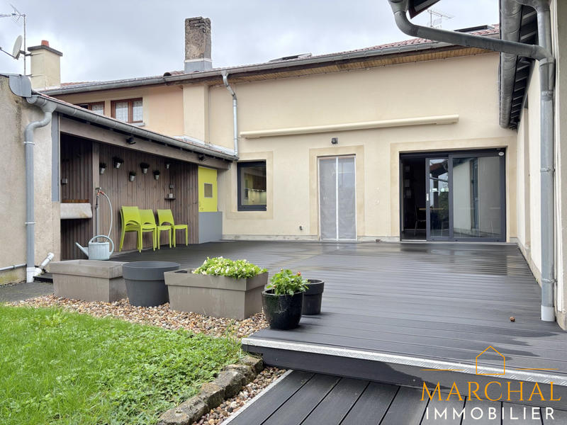 Maison - 249 m² - 7 pièces