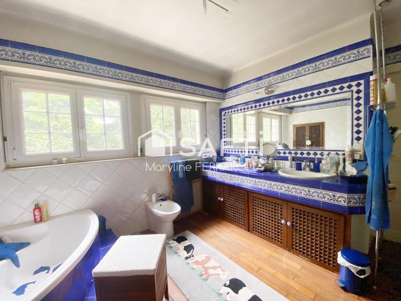 Villa - 180 m² - 6 pièces