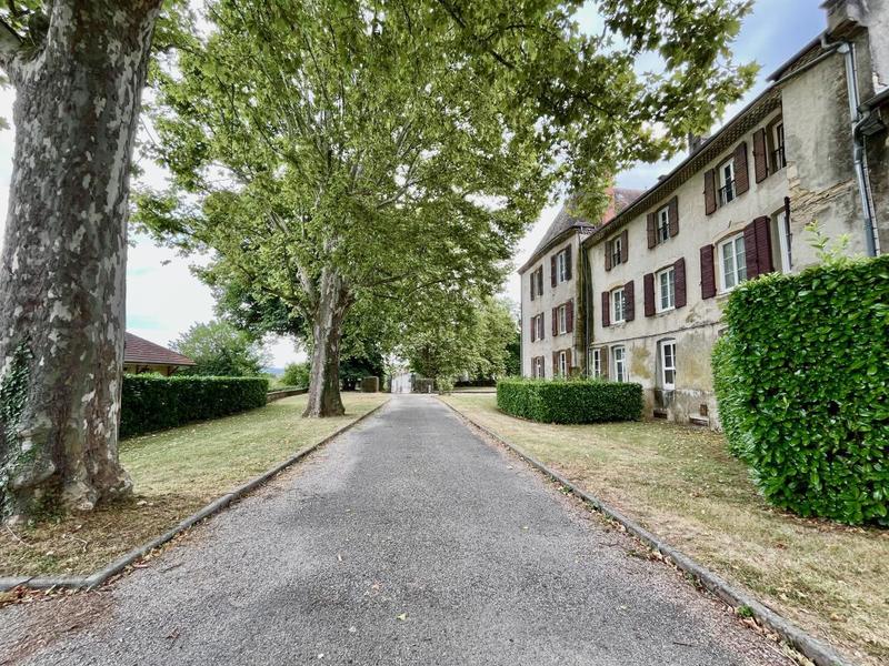 Appartement - 220 m² - 6 pièces