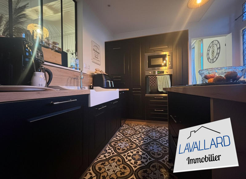 Château - 240 m² - 7 pièces