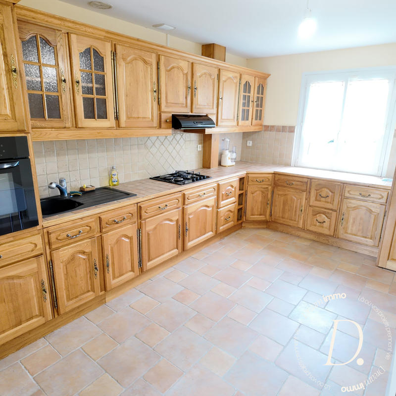 Maison traditionnelle - 109 m² - 6 pièces