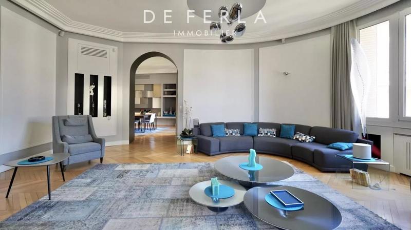 Appartement - 275 m² - 7 pièces