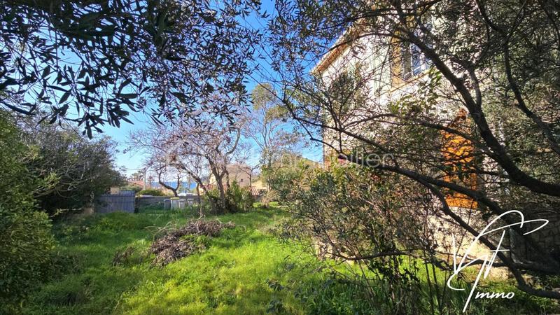 Maison - 202 m² - 9 pièces