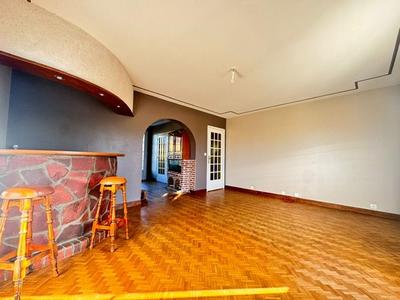 Maison - 152 m² - 9 pièces