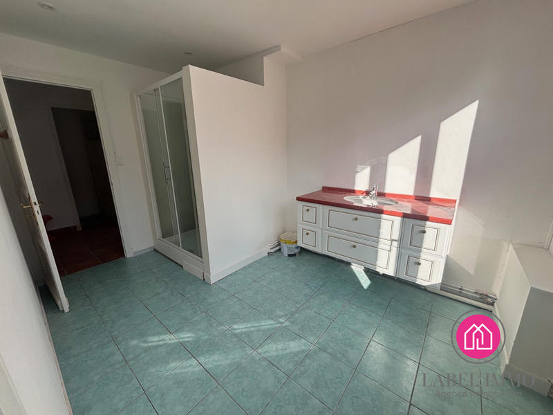 Maison - 220 m² - 9 pièces