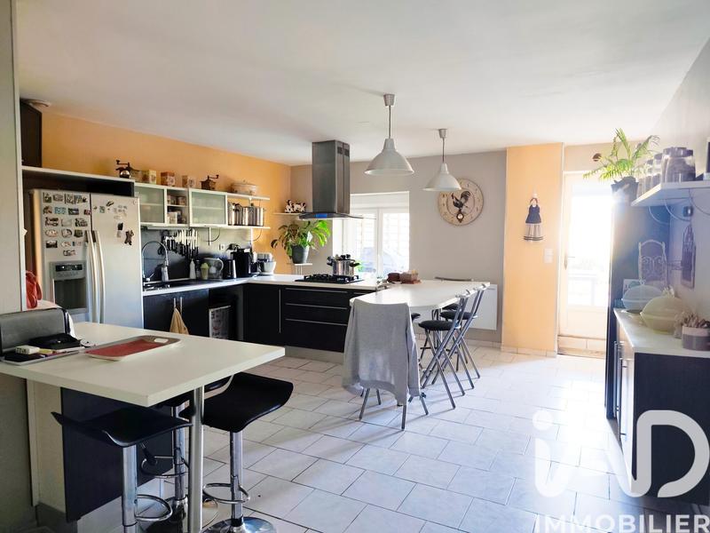 Maison - 230 m² - 6 pièces