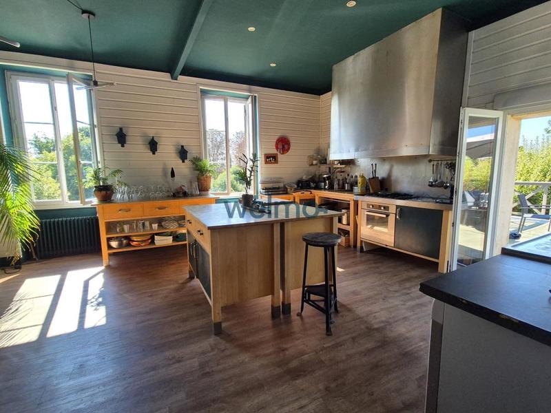 Maison - 715 m² - 13 pièces