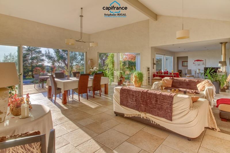 Propriété - 190 m² - 6 pièces