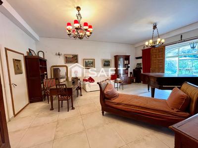 Maison - 281 m² - 8 pièces