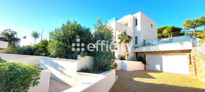 Maison - 430 m² - 10 pièces