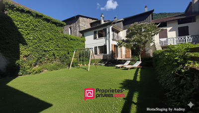 Maison - 228 m² - 7 pièces