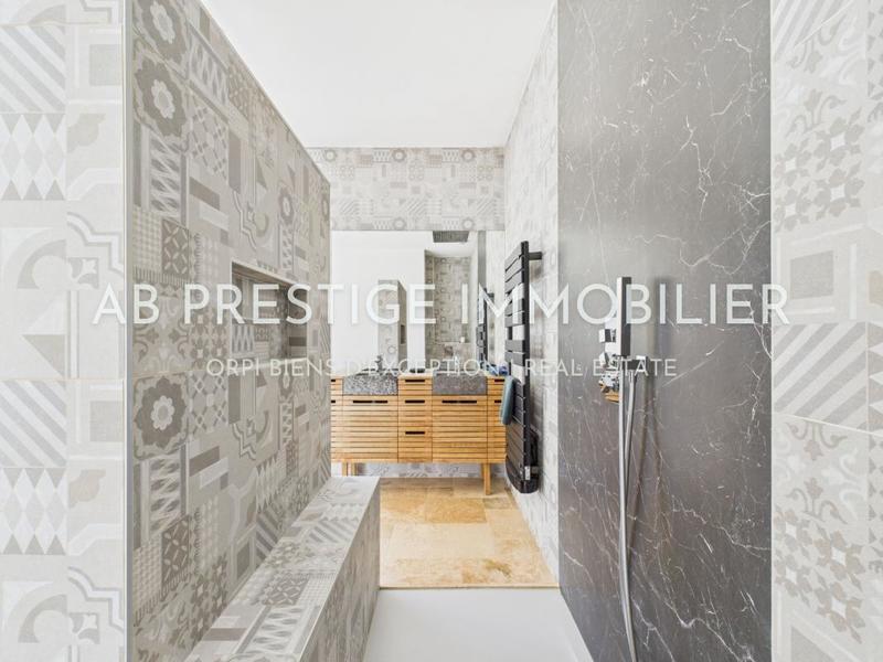 Maison - 180 m² - 5 pièces