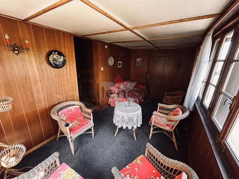 Maison - 270 m² - 8 pièces