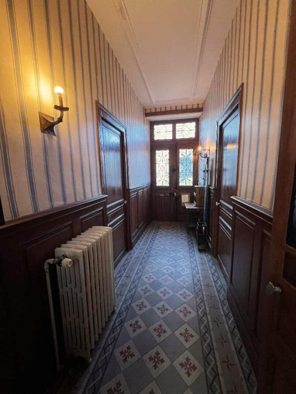 Propriété - 240 m² - 12 pièces