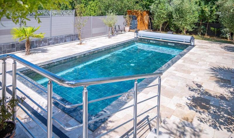 Maison - 260 m² - 8 pièces