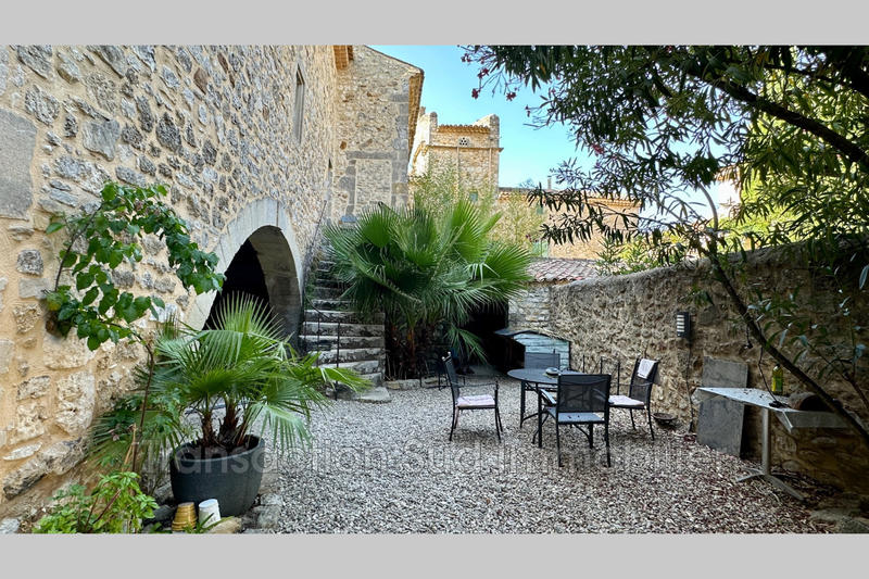 Maison - 280 m² - 11 pièces