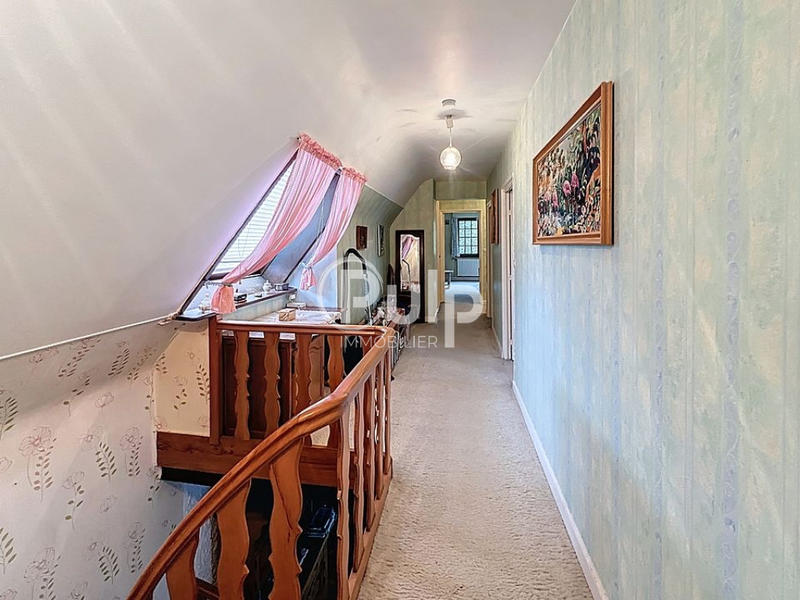 Maison - 172 m² - 8 pièces